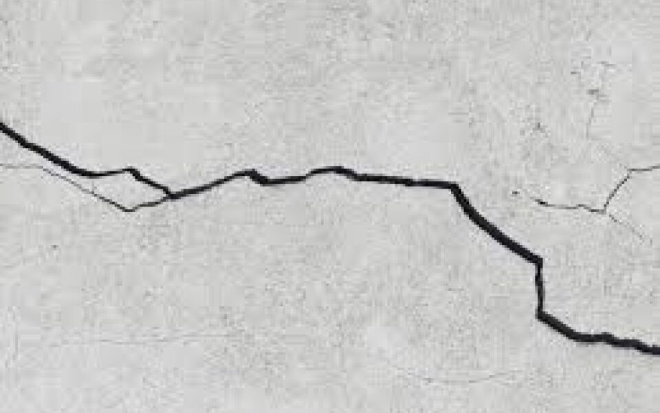 Comment réparer et Reboucher une Fissure sur un Mur de maison ?